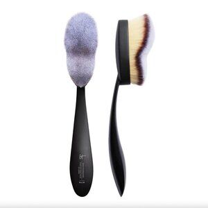 NWT - IT Cosmetics - Heavenly Luxe Body Foundation Brush #28
